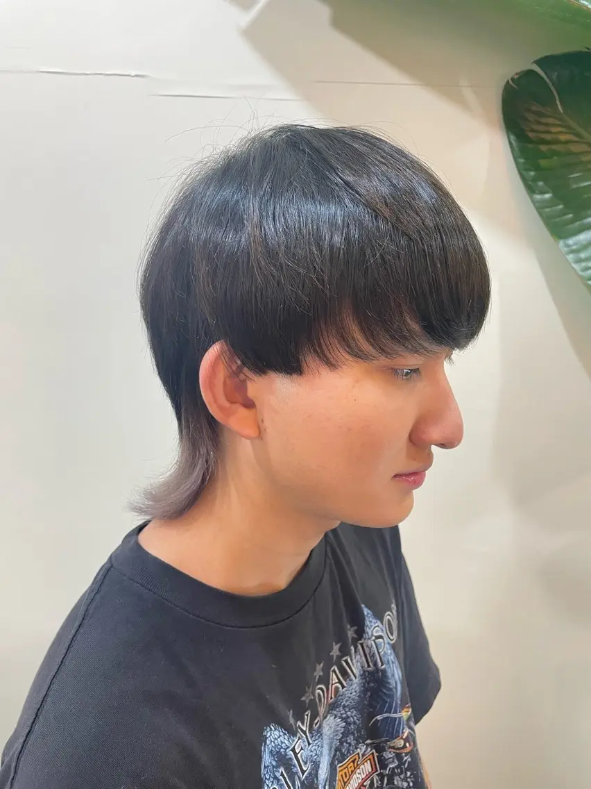 ミディアム カラー メンズ ミディアムパーマ センターパート フェードカット メンズハイライト メンズ韓国風 カット ヘアカラー WEST OLAND加藤圭介のヘアスタイル