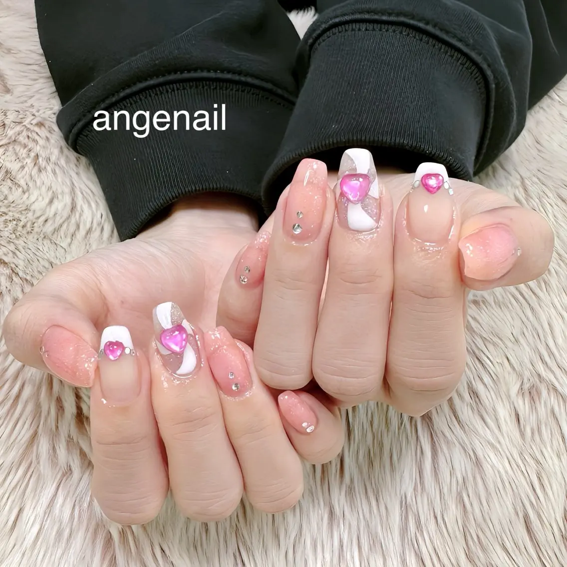 ネイル ハンドネイル オーナーネイリスト MAKIのネイルデザイン