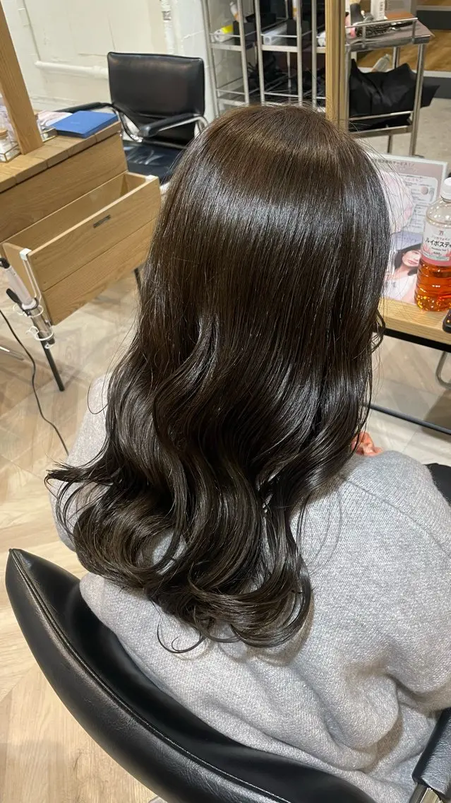 ロング タニ アカリのヘアスタイル