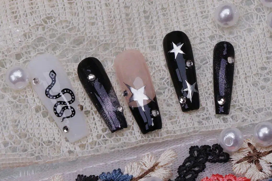 ネイル ハロウィン ロングネイル マグネットネイル スカルプネイル ネイルチップ MSSugar Nailのネイルデザイン