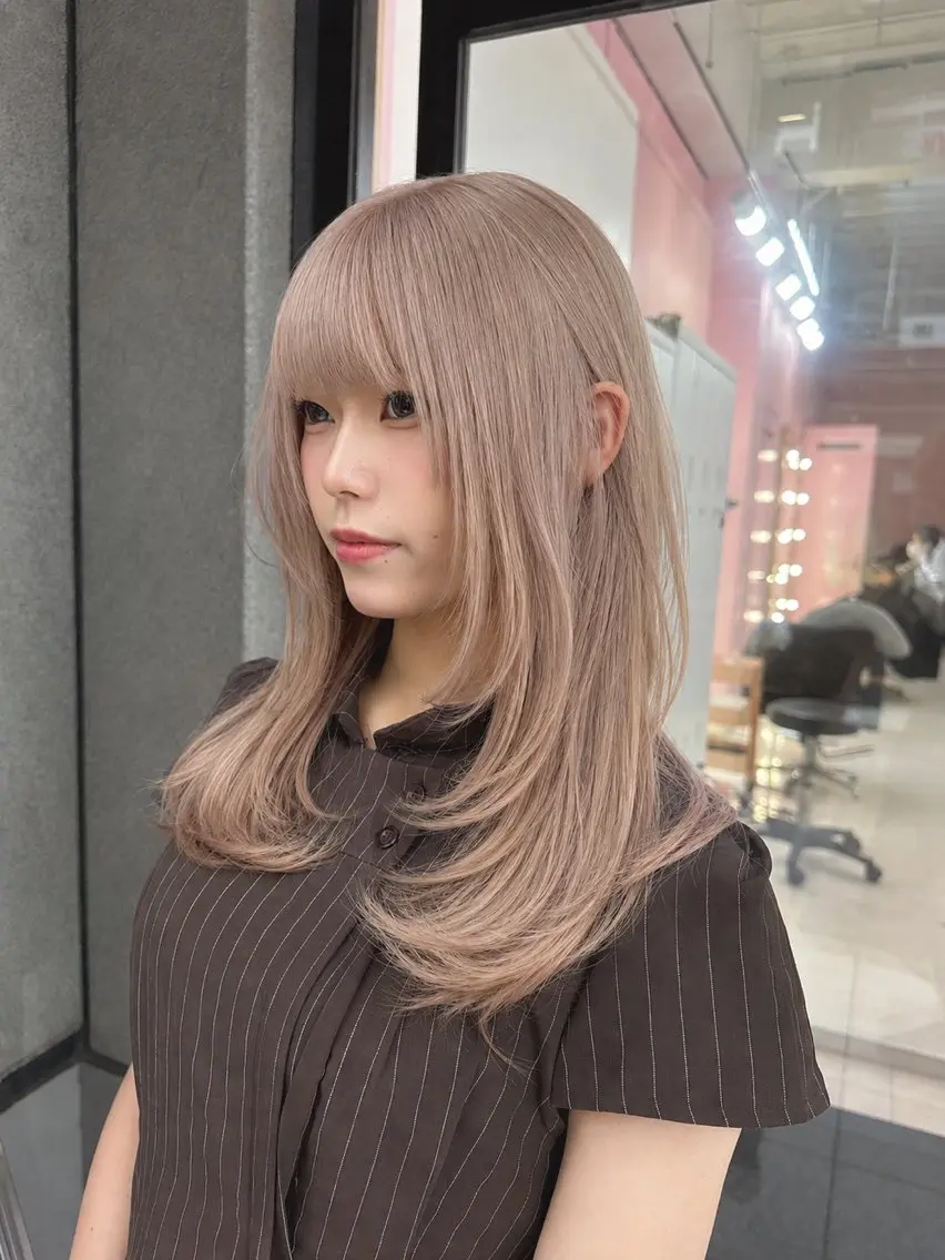 ロング カラー ヘアカラー トリートメント 🧸淡め透明感🧸 ミルクティー/yuのヘアスタイル