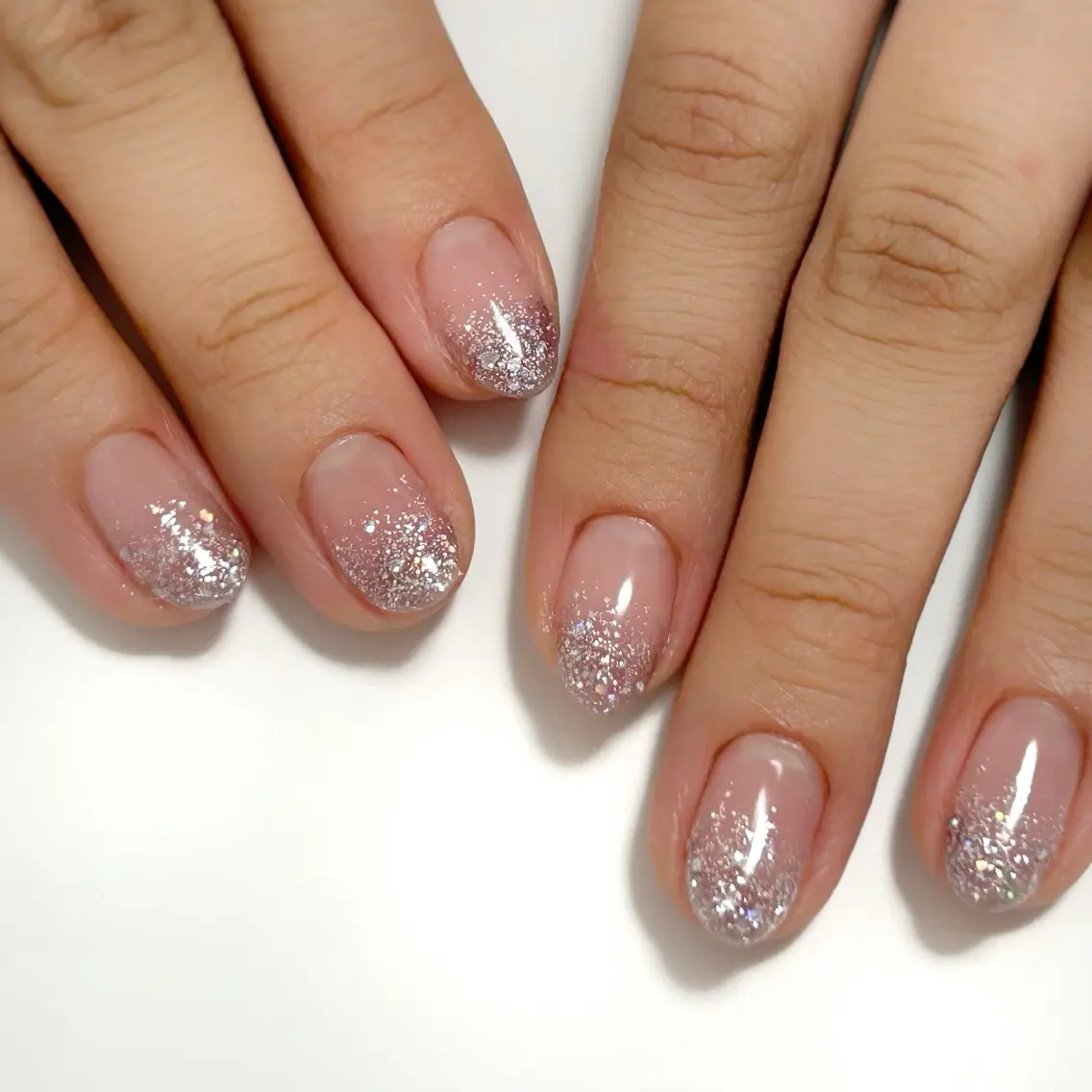 ネイル 桜ネイル ラメ(グリッター) ラメグラデーション シンプルネイル なが さきのネイルデザイン