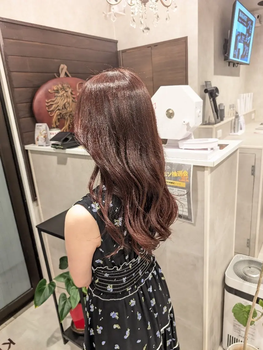 ロング ピンクブラウン 坂口 叶のヘアスタイル