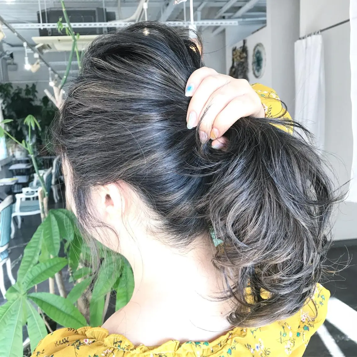 ショート カラー ヘアアレンジ アッシュ グラデーションカラー ハイライトカラー ボブ ハイライト Mariana/ 鶴原-ハイライトのヘアスタイル