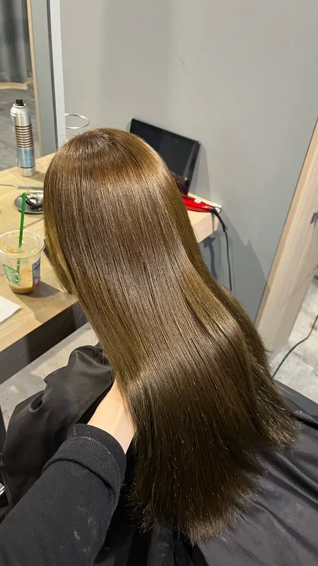 ロング カラー Lia 瑠莉花のヘアスタイル