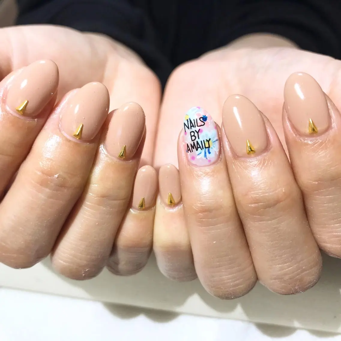ネイル フラワーネイル フットネイル シンプルネイル 春ネイル ホワイト nail fufla ♡yamane♡のネイルデザイン