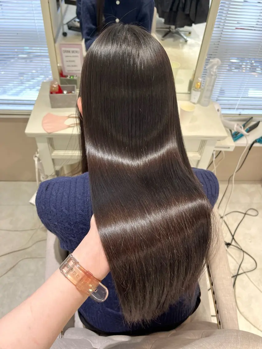 ロング カット ヘアカラー 縮毛矯正 トリートメント 酸性縮毛矯正 Coreすずのヘアスタイル
