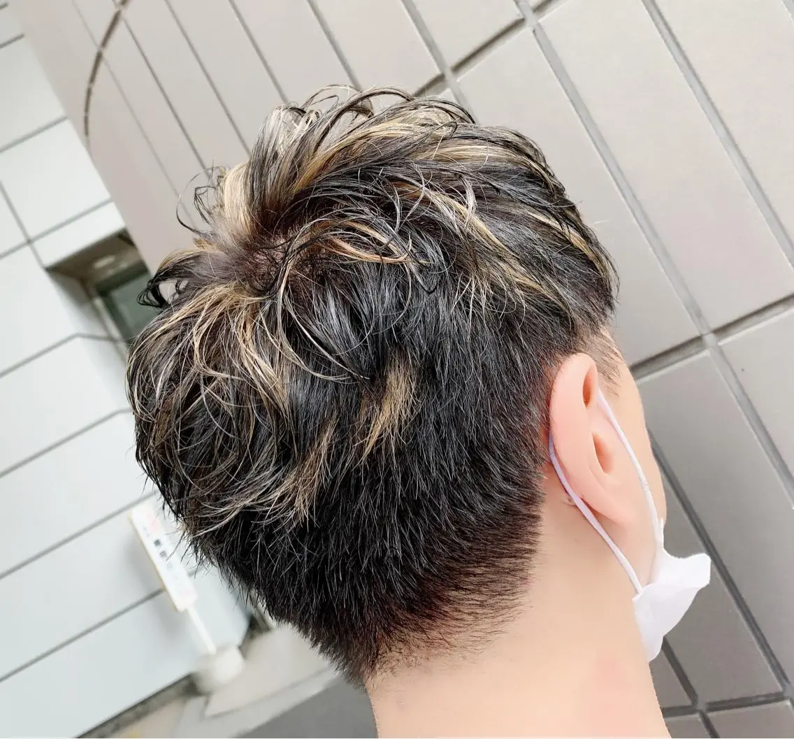 ショート カラー メンズ メンズハイライト ハイライトカラー ハイライト Zina天王寺 CHIAKIのヘアスタイル