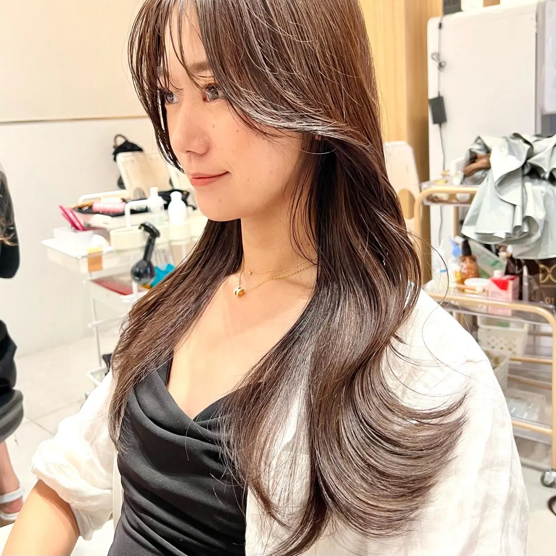 ロング カラー グレージュ ボブ カット ヘアカラー トリートメント レイヤー専門家 ダブルカラー修のヘアスタイル