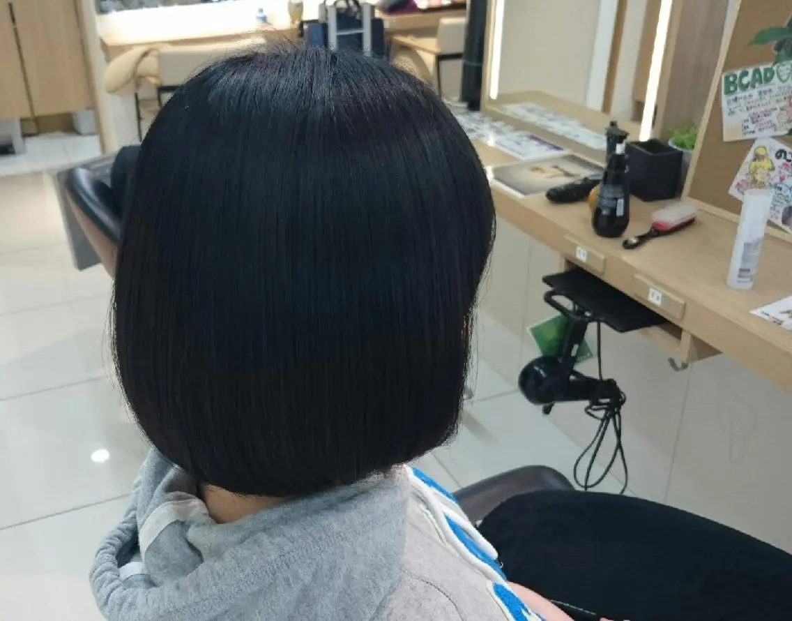 ショート ボブ 透明感ハイライト◎ 伊藤夏海のヘアスタイル