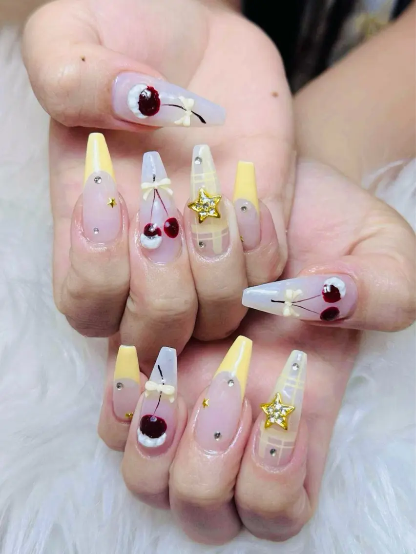 ネイル チークネイル 長さ出し フットネイル マグネットネイル 持ち込み ハンドネイル ANH NAIL ゴテゴテ専門店💎のネイルデザイン