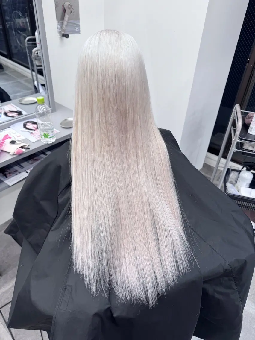 ロング カラー ブリーチ ハイトーンカラー ヘアカラー トリートメント ホワイトカラー☁️/ Yuya/ブリーチのヘアスタイル