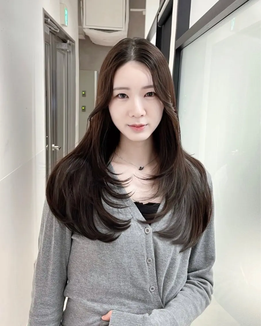 ヘアアレンジ カット ヘアカラー トリートメント 韓国レイヤーカット 髪質改善▫️水野有真のヘアスタイル