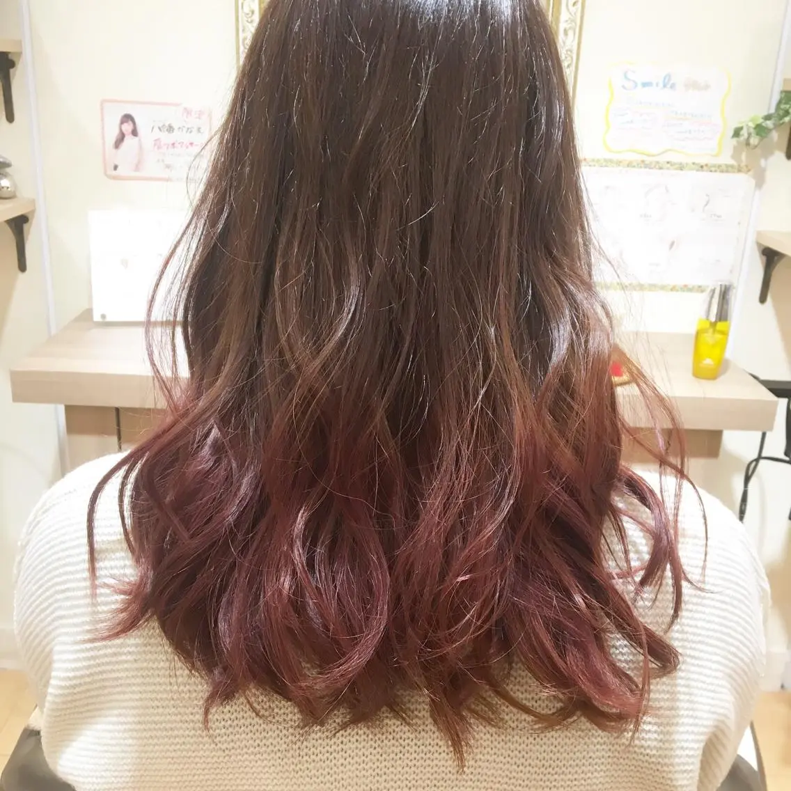 セミロング カラー ヘアアレンジ 白浜 サキのヘアスタイル