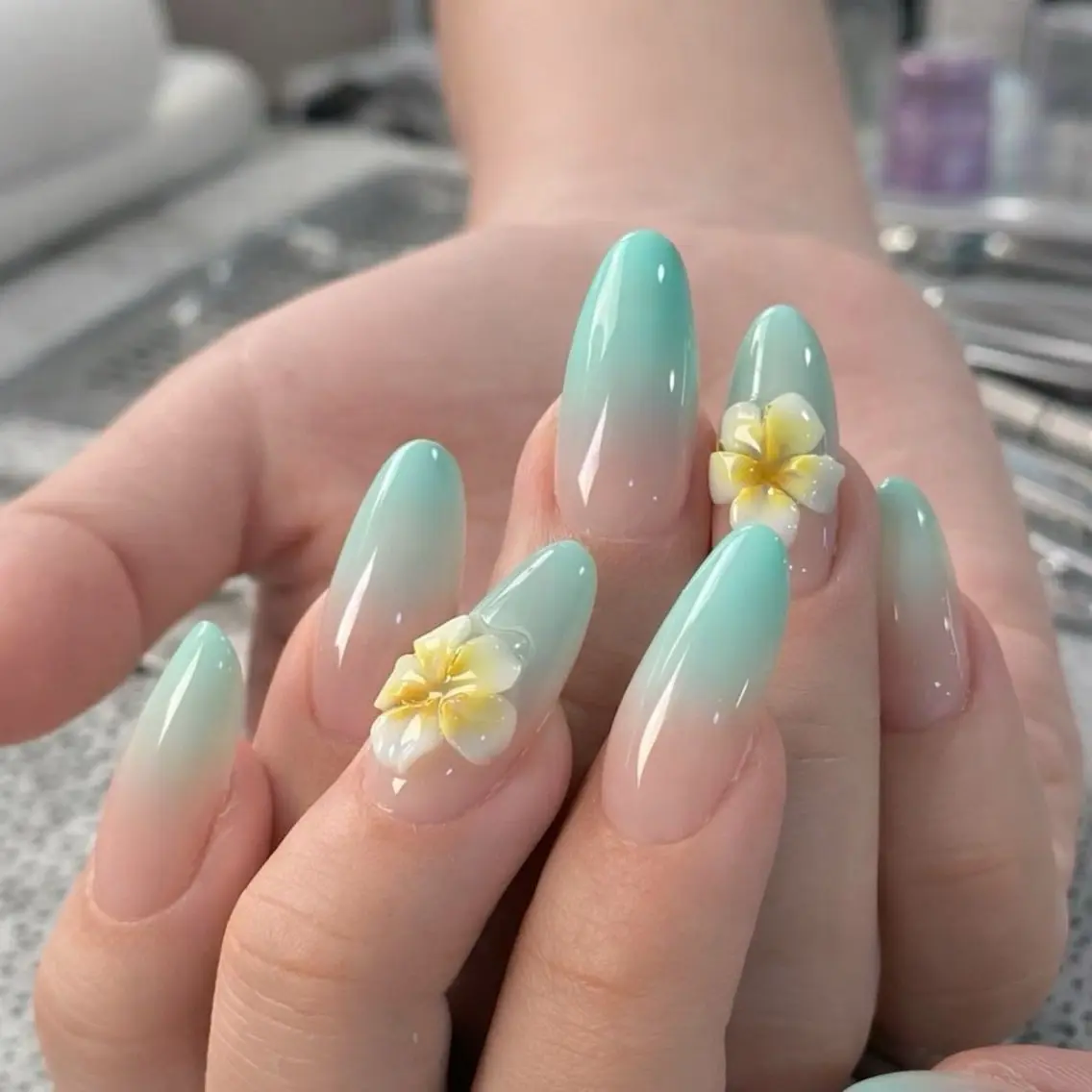 ネイル チークネイル ドット フレンチネイル グラデーション 韓国ネイル ハンドネイル Lisa Nail Salonのネイルデザイン