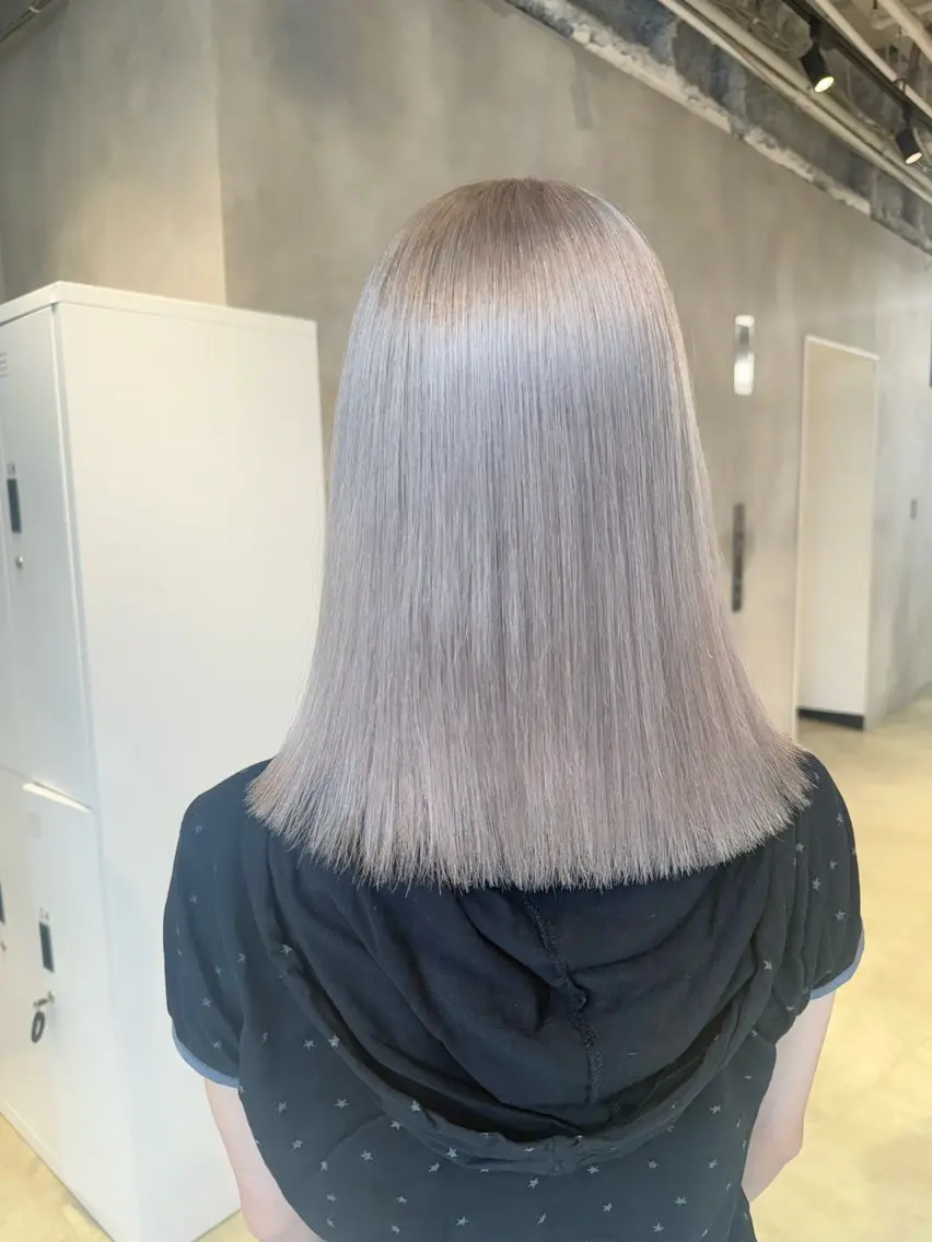 ミディアム カラー ブリーチ ブロンド ホワイトブロンド ヘアカラー トリートメント ハイトーン/うる艶 🤍カラー Mioのヘアスタイル