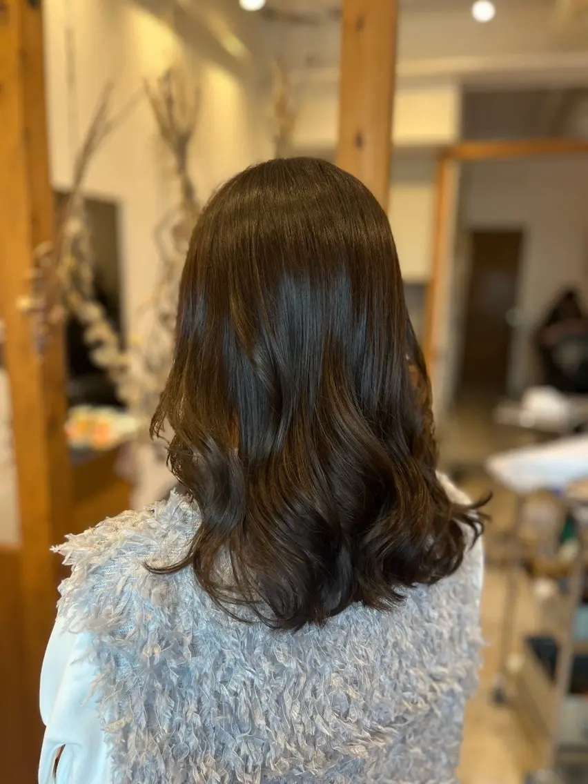カラー ブラウンカラー オリーブブラウン ヘアカラー 高山 桃子のヘアスタイル