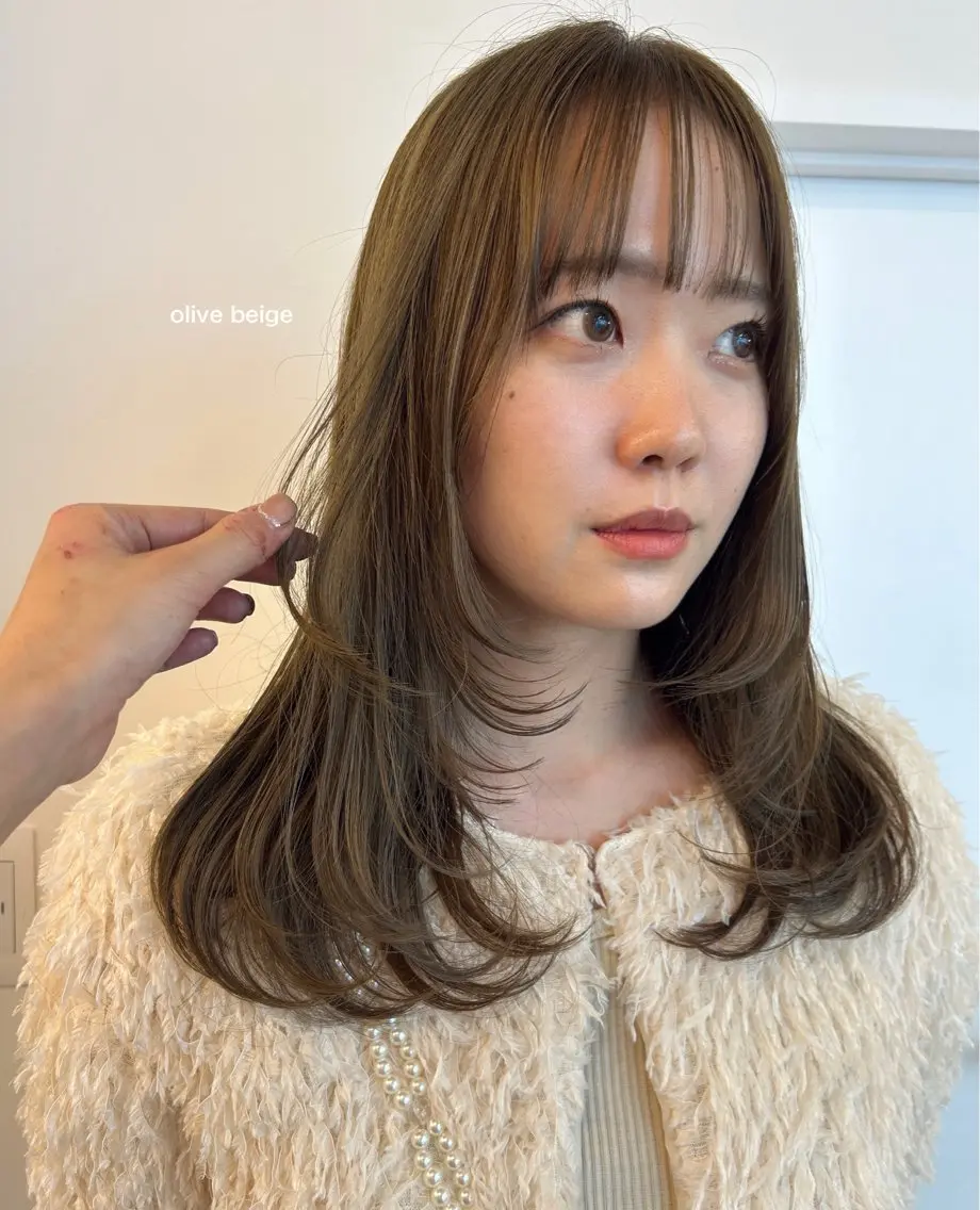 セミロング ヘアカラー レイヤーカット/ 透明感カラーmikuのヘアスタイル