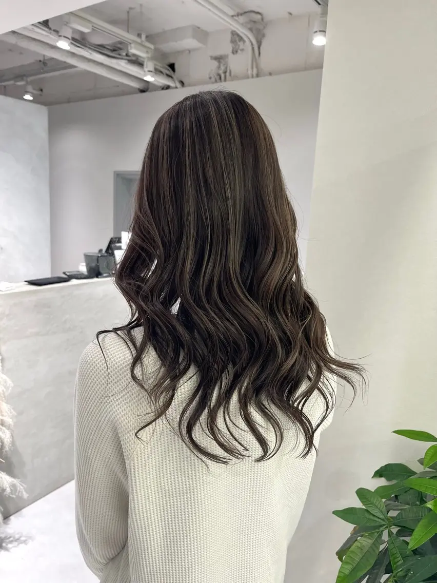ロング カラー カット ヘアカラー ケアブリーチ 若杉圭大のヘアスタイル
