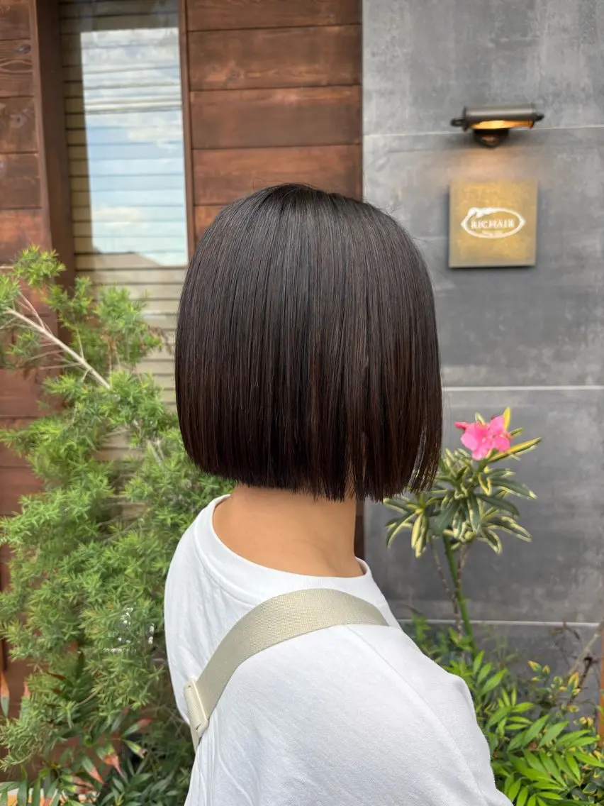 ショート 切りっぱなしボブ 前下がりボブ ショートボブ アッシュ ボブ 栗原 鈴華🌻のヘアスタイル