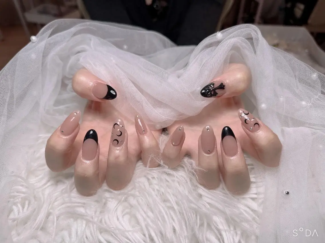 ネイル Queen Nail 研修生のネイルデザイン