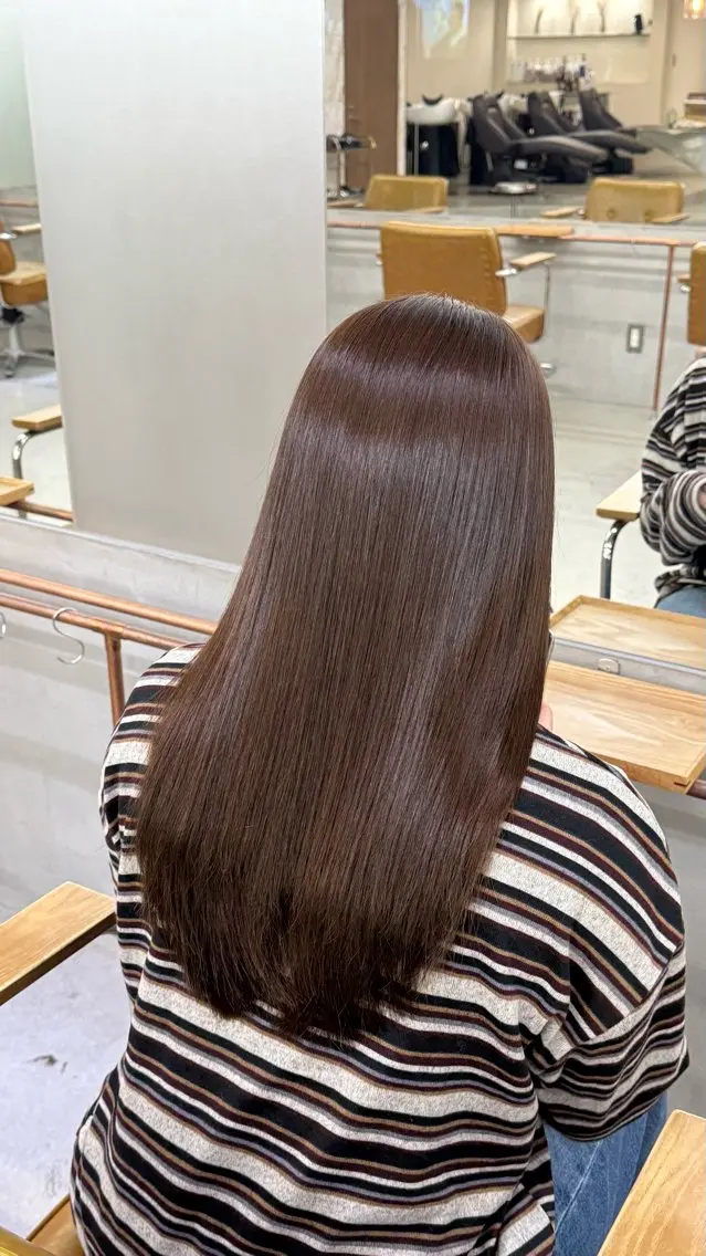 ロング 小山 栞奈のヘアスタイル