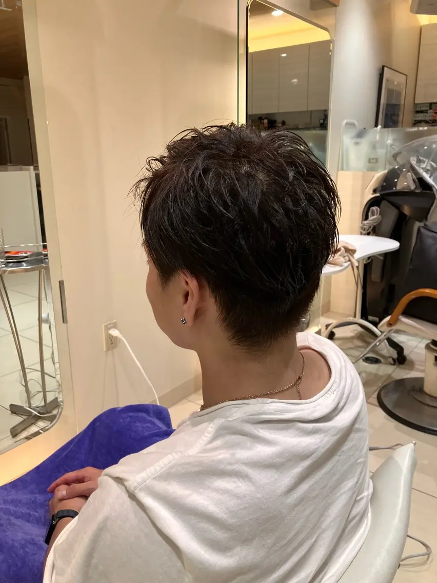 カラー メンズ 横山 鈴名のヘアスタイル