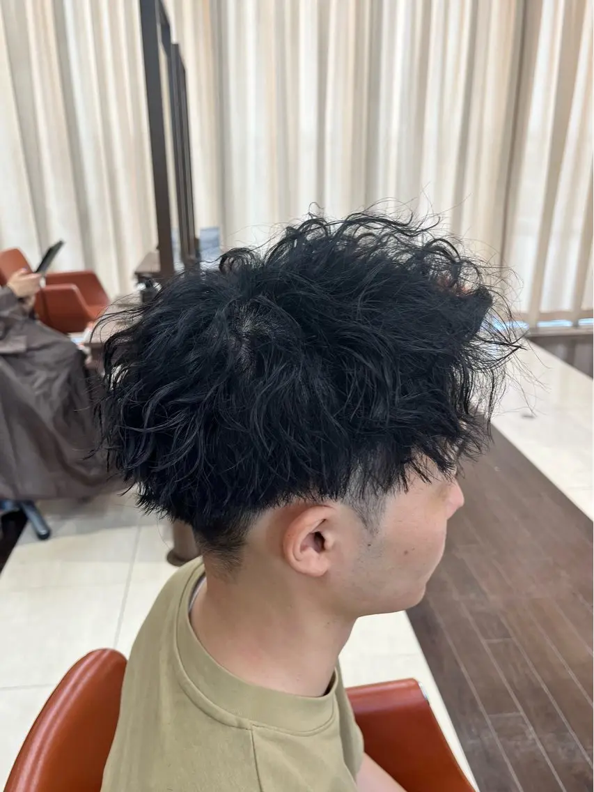 ショート パーマ メンズ メンズパーマ ツイストスパイラルパーマ スパイラルパーマ 🧊メンズ特化🧊 高木航希のヘアスタイル