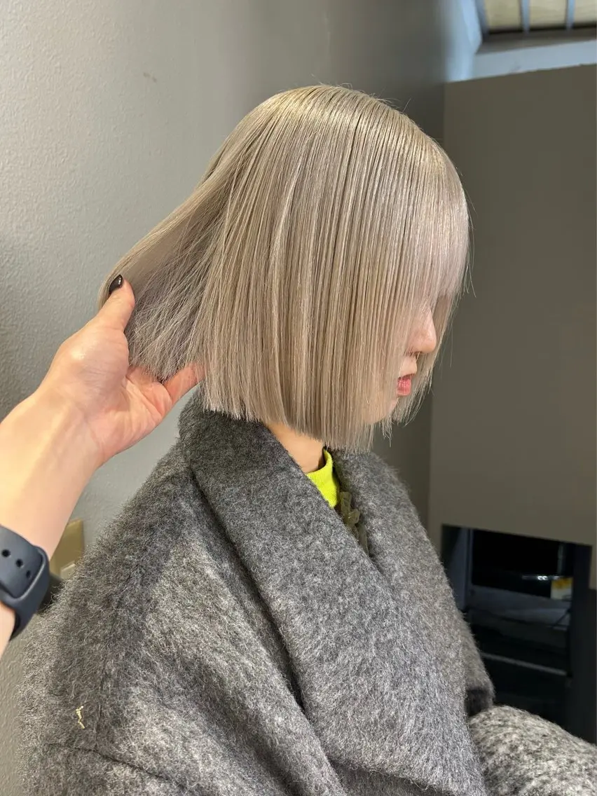 ショート カラー ヘアカラー 💜Noa /艶髪ハイトーン💫のヘアスタイル
