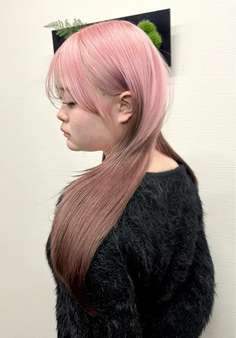 ロング カット ヘアカラー トリートメント 秋山 輝星のヘアスタイル