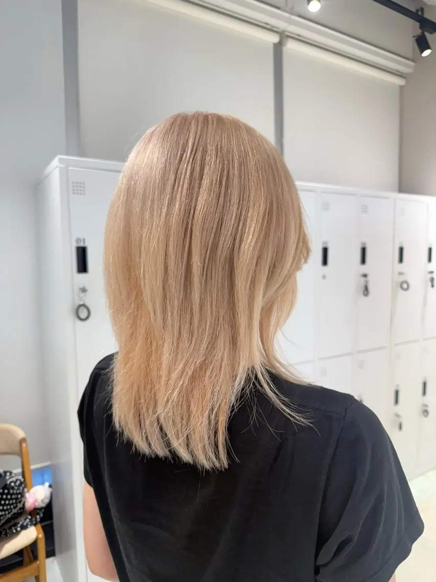 ミディアム カラー ハイトーン/うる艶 🤍カラー Mioのヘアスタイル