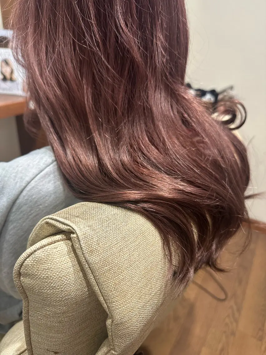 ロング カラー ブラウンカラー ピンクカラー ピンクブラウン ヘアカラー トリートメント RINA .のヘアスタイル