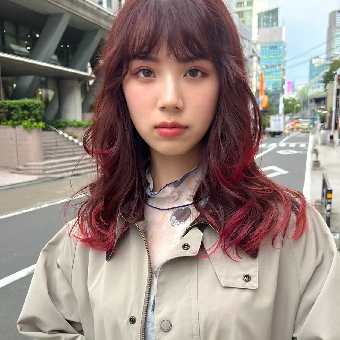 セミロング カラー ボルドーカラー レッドカラー レイヤーカット 大久保 佳那のヘアスタイル