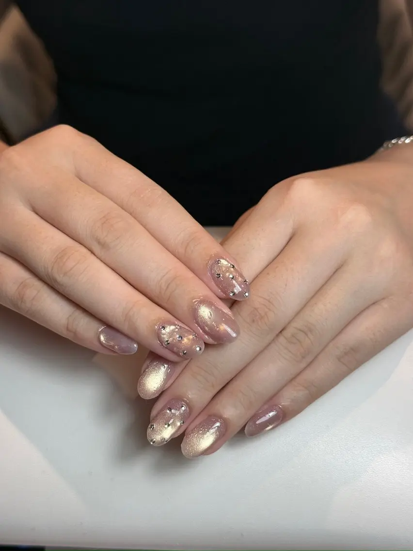 ネイル アートネイル チークネイル フレンチネイル グラデーション キラキラネイル ハンドネイル Risa_ Nailのネイルデザイン