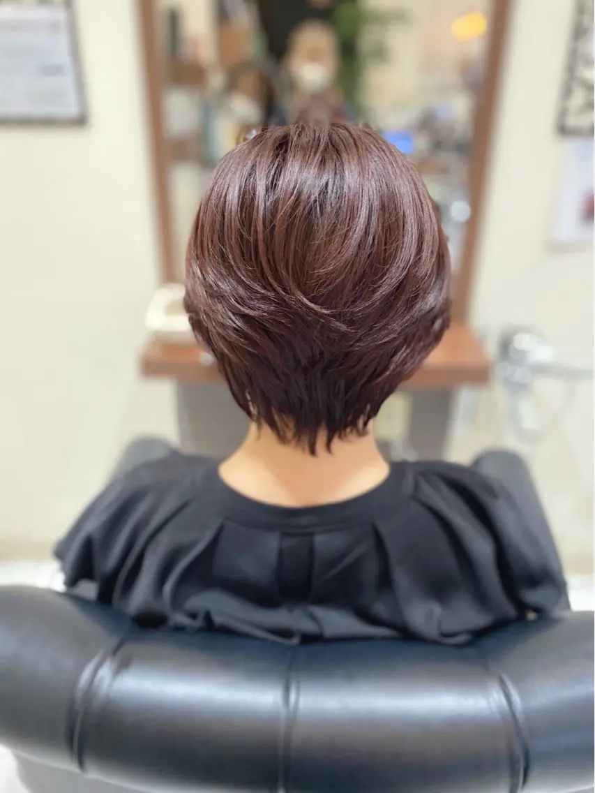 ミディアム ショートボブ ボブ カット ヘアカラー トリートメント Aphrodite 横手 亜紀のヘアスタイル