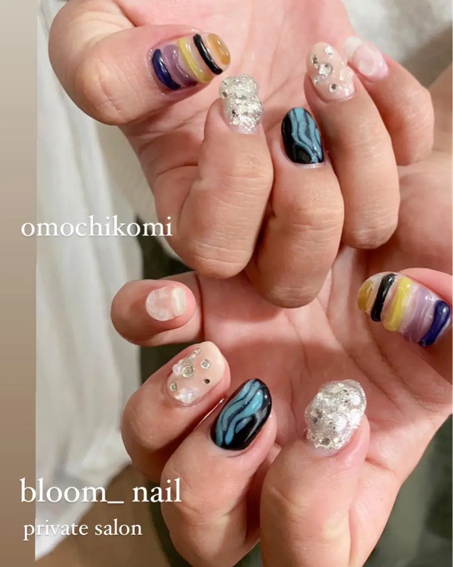 ネイル アートネイル ミラーネイル ストーンネイル 冬ネイル クリスマス ハンドネイル ハンドケア bloom_ nailのネイルデザイン