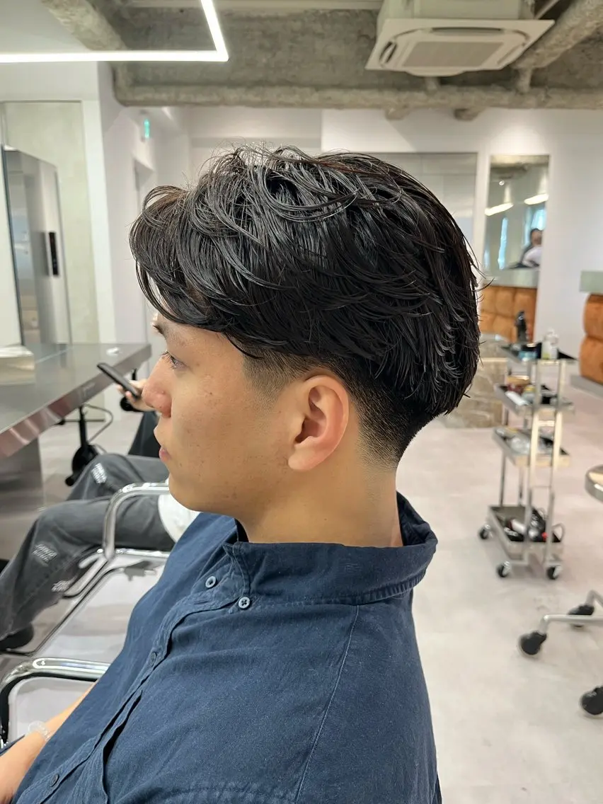 ショート パーマ メンズ ⚡メンズパーマフ ェードカットTomyのヘアスタイル