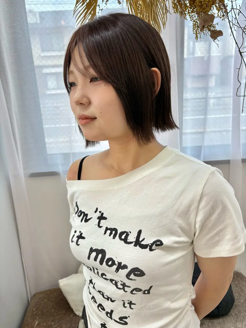 ミディアム カラー 切りっぱなしボブ ブラウンカラー くすみブラウン ボブ YUIMARL岡山/ 𝐂𝐇𝐈𝐊𝐀のヘアスタイル