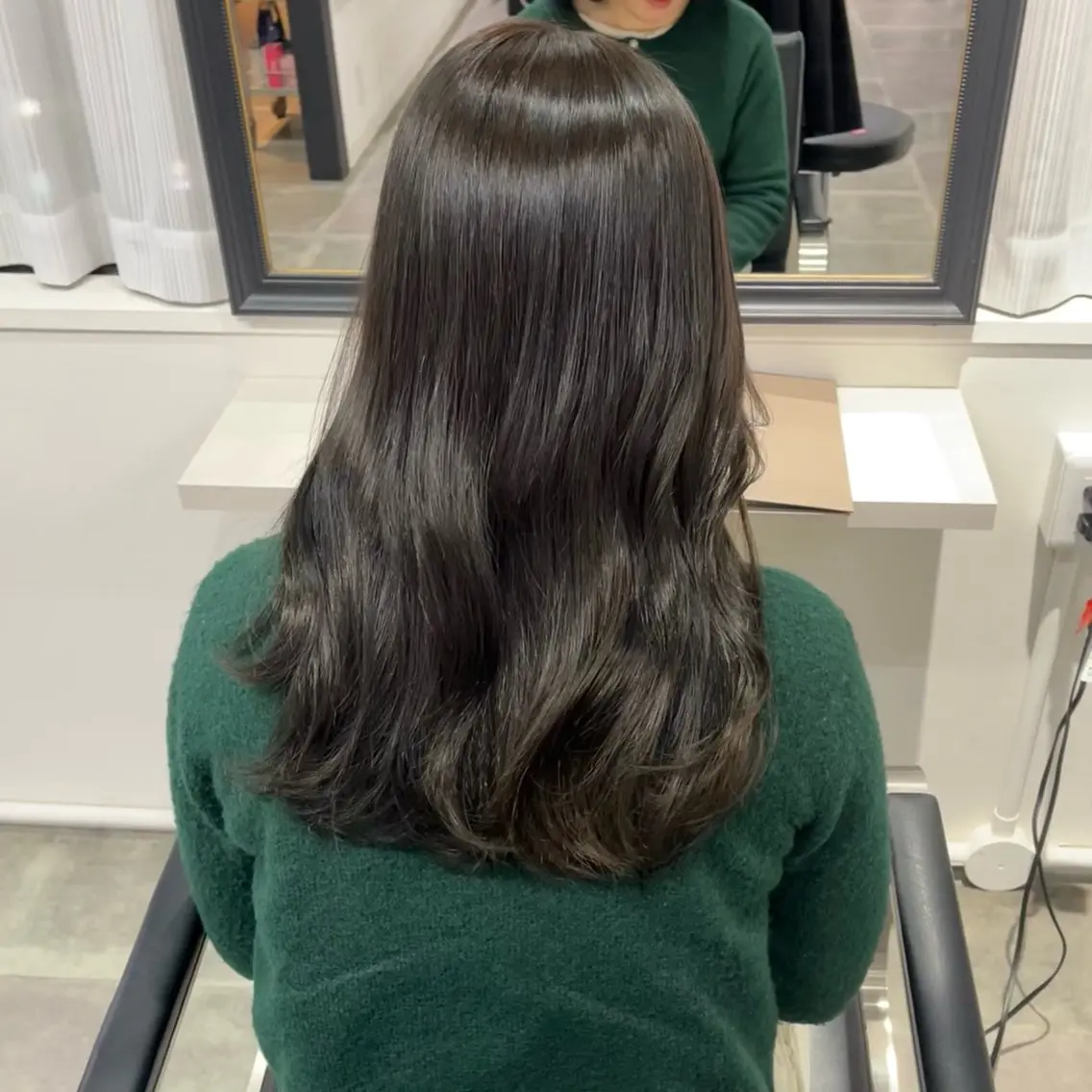 ミディアム カラー ヘアアレンジ カット ヘアカラー トリートメント ena/ブリーチなし 透明感・レイヤー🎀のヘアスタイル