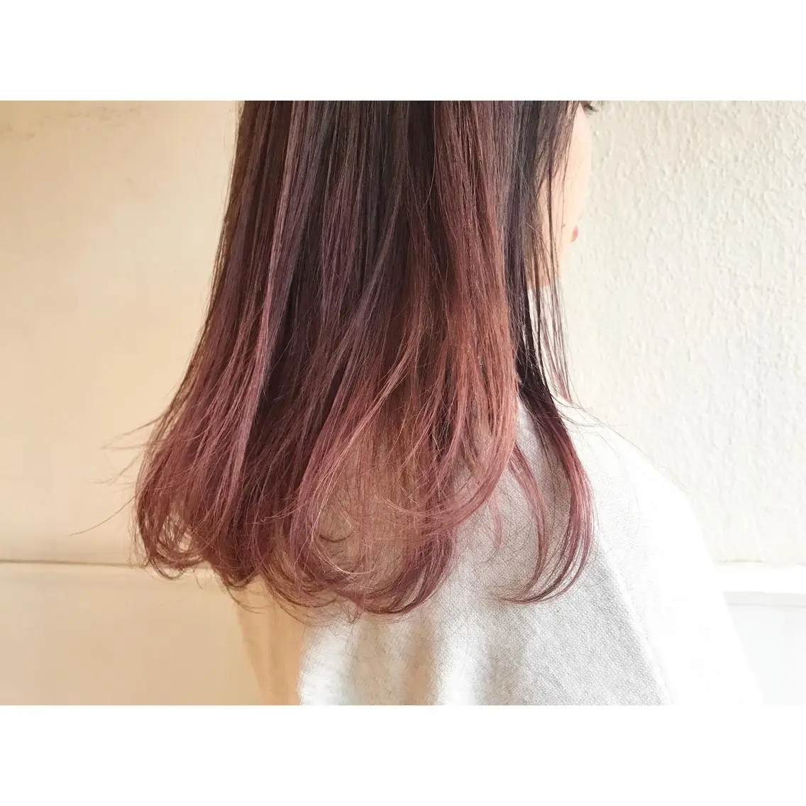 セミロング カラー ブリーチ グラデーションカラー ピンクカラー シルバー バイオレットカラー Musiiik hairのヘアスタイル