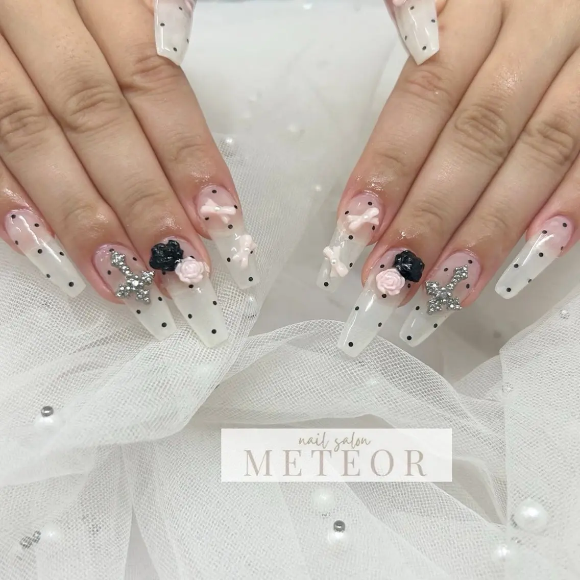 ネイル ドット ロングネイル METEOR💫 staffのネイルデザイン
