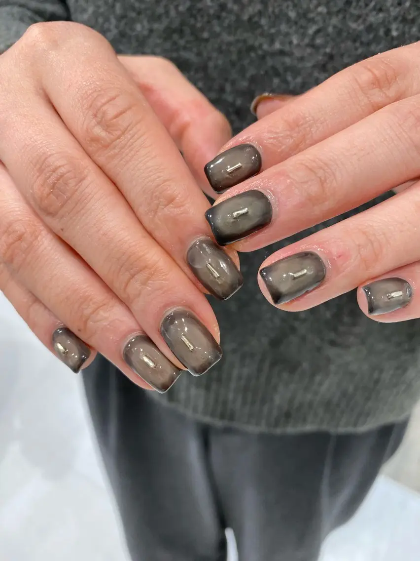 ネイル オーロラネイル マグネットネイル ニュアンスネイル シンプルネイル 春ネイル ハンドネイル 草加ニュアンスネイル 🌚hersのネイルデザイン