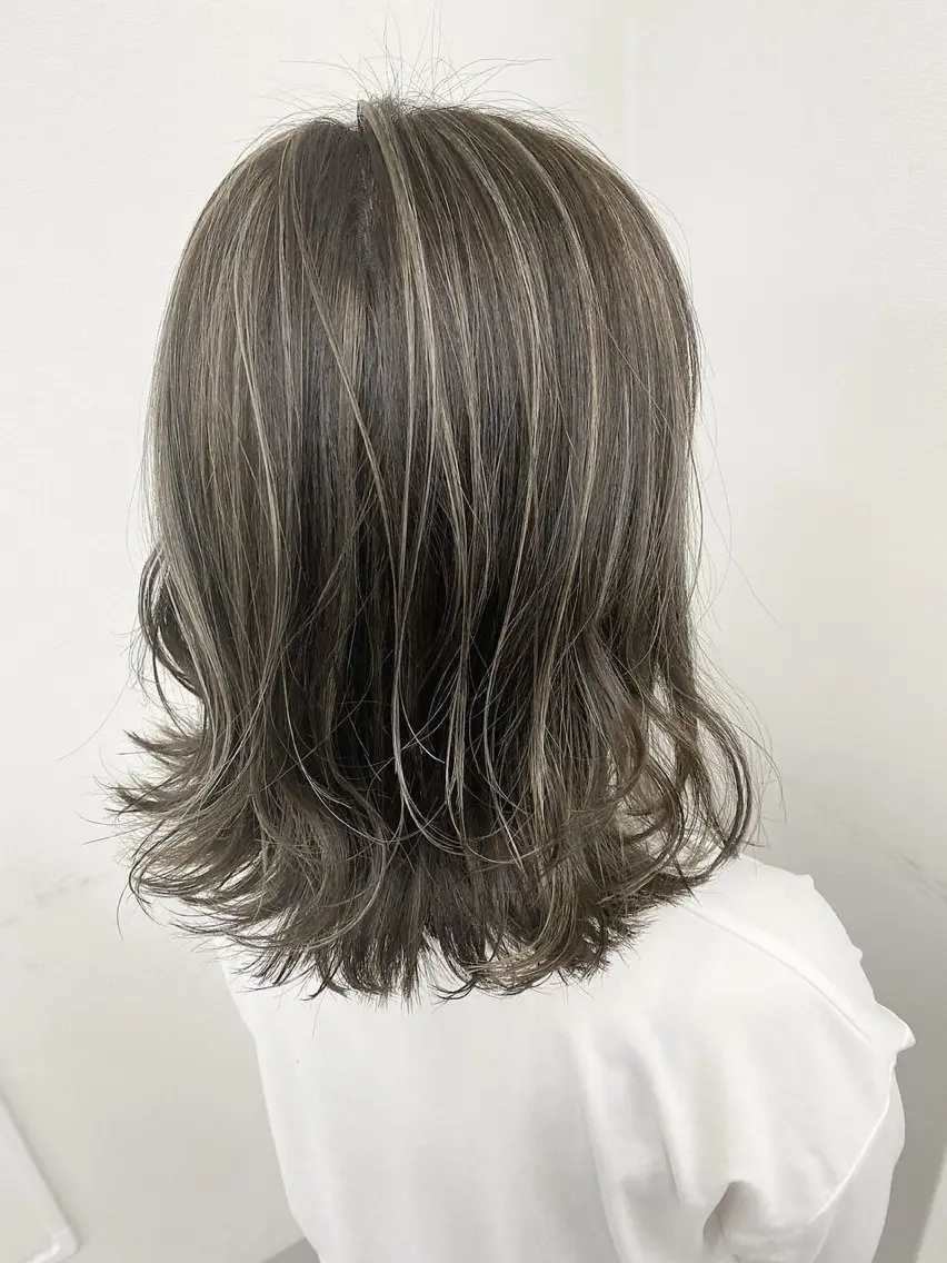 ミディアム カット ヘアカラー トリートメント 2ヵ月先までまとまる レイヤー🫧若葉🪞のヘアスタイル