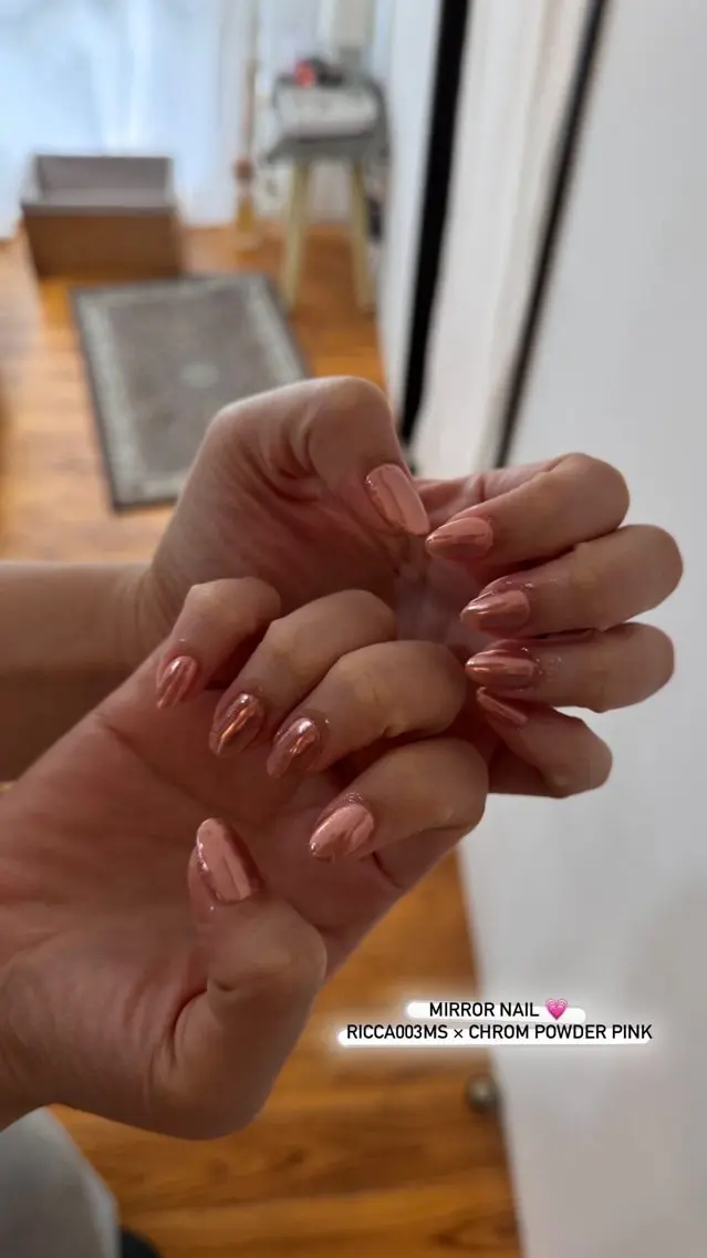 ネイル ミラーネイル ピンク ハンドネイル Nes.nail 那覇松山のネイルデザイン