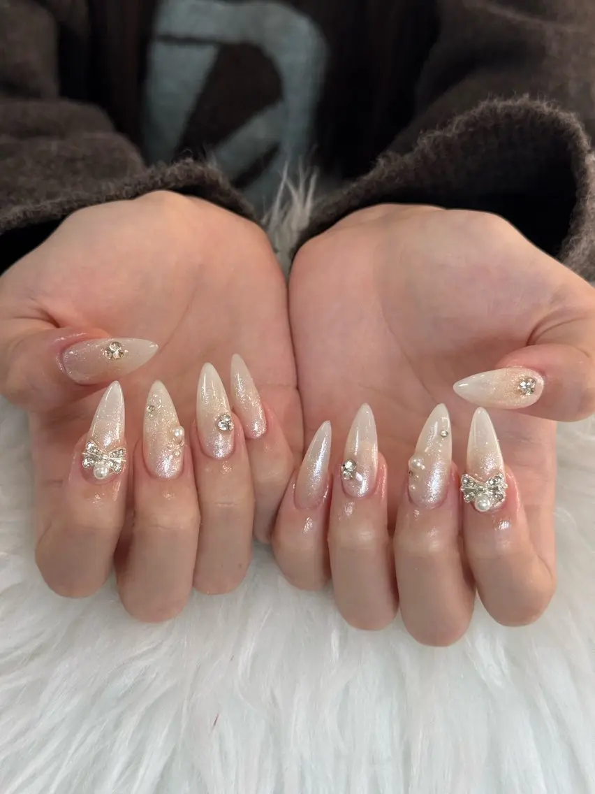 ネイル オーロラネイル ボルドー ブラウン 氷ネイル・うるうるネイル キラキラネイル ハンドネイル Julli NailStudioのネイルデザイン