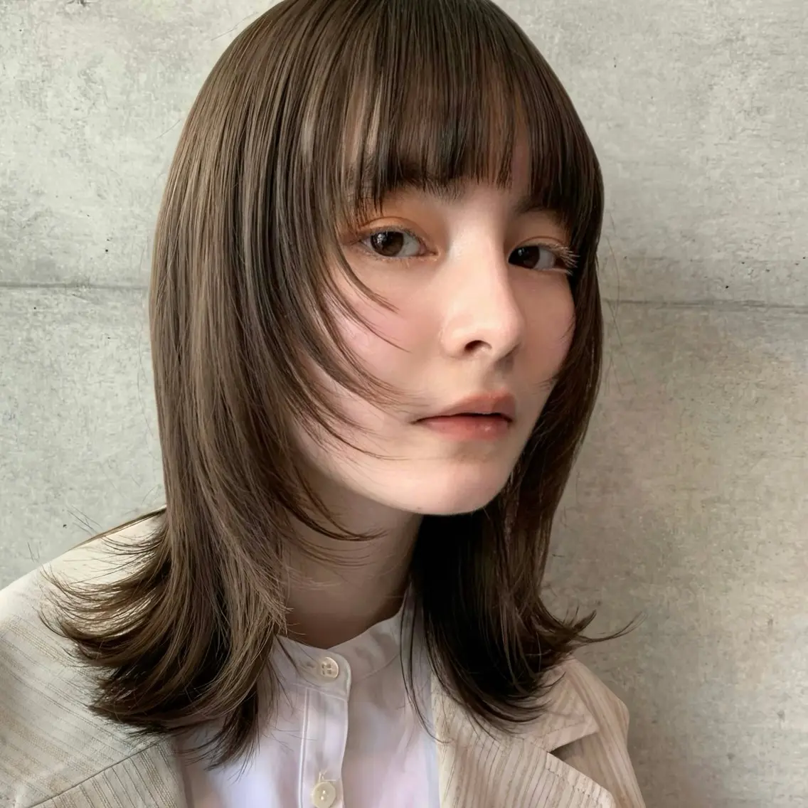 ミディアム ハイレイヤー レイヤーカット 外ハネヘア ウルフカット カット ヘアカラー オシャレ髪✔️ 店長オオキアキヒロのヘアスタイル