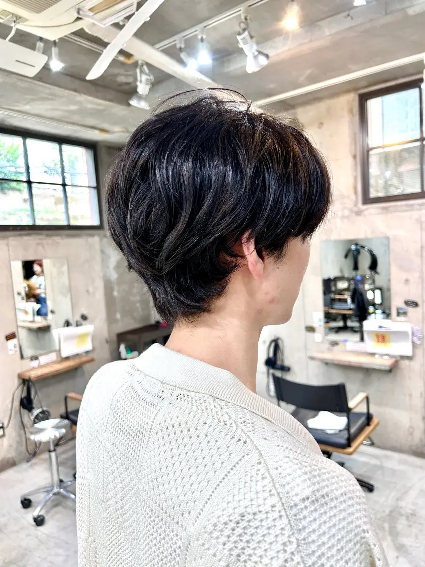 ショート パーマ メンズ カルマパーマ マッシュ メンズパーマ メンズショート ショートヘア メンズパーマ ジンのヘアスタイル