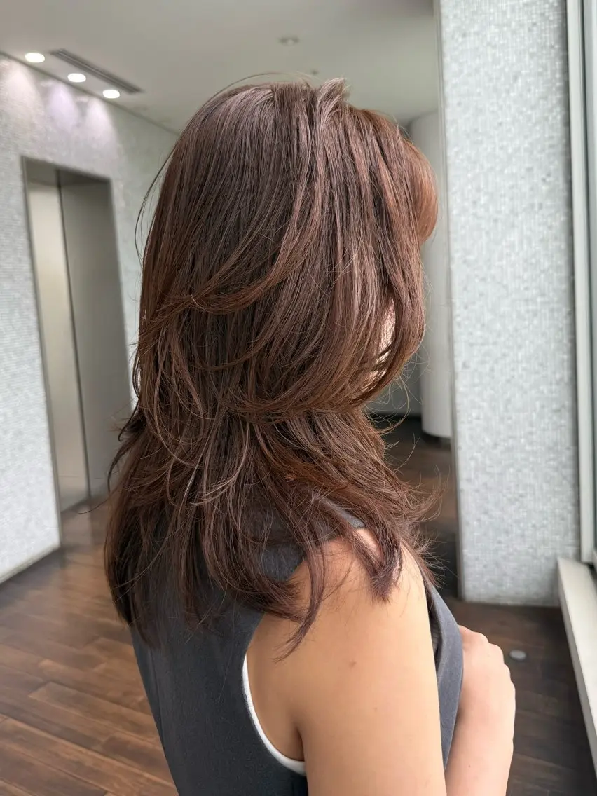 セミロング 菅沼 花琳のヘアスタイル