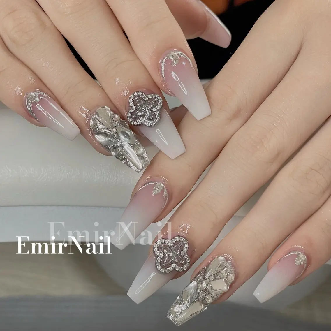 ネイル Emir Nailのネイルデザイン