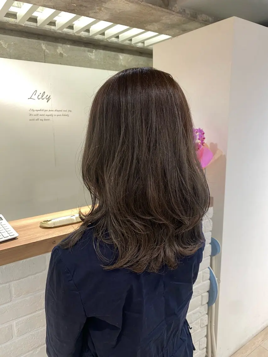 セミロング カラー 透明感カラー グレージュ オリーブカラー オリーブグレージュ オリーブグレー カット ブリーチなし/暖色/ 透明感/なおやのヘアスタイル